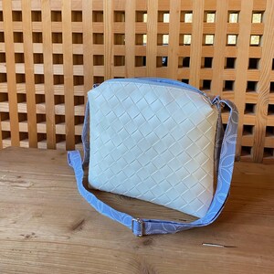 Petit sac à main chic avec fermeture éclair, designs insolites et pièces individuelles sur mesure