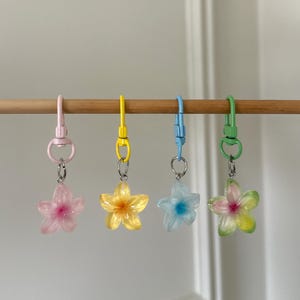 Cute Flower Keychain | Girly Flower Keychain | Flower Keyring | Cute gifts for her | Flower Bag Charm | Girly Bag Charm | kawaii y2k style