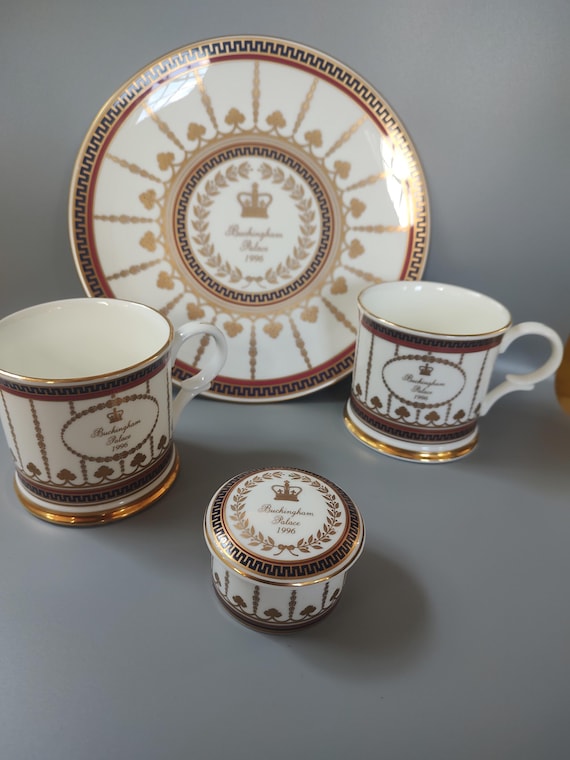 BUCKINGHAM PALACE ティーポット、ティーカップ オーナメント Buckingham Palace Collection of Gilt Edged Fine Bone China From