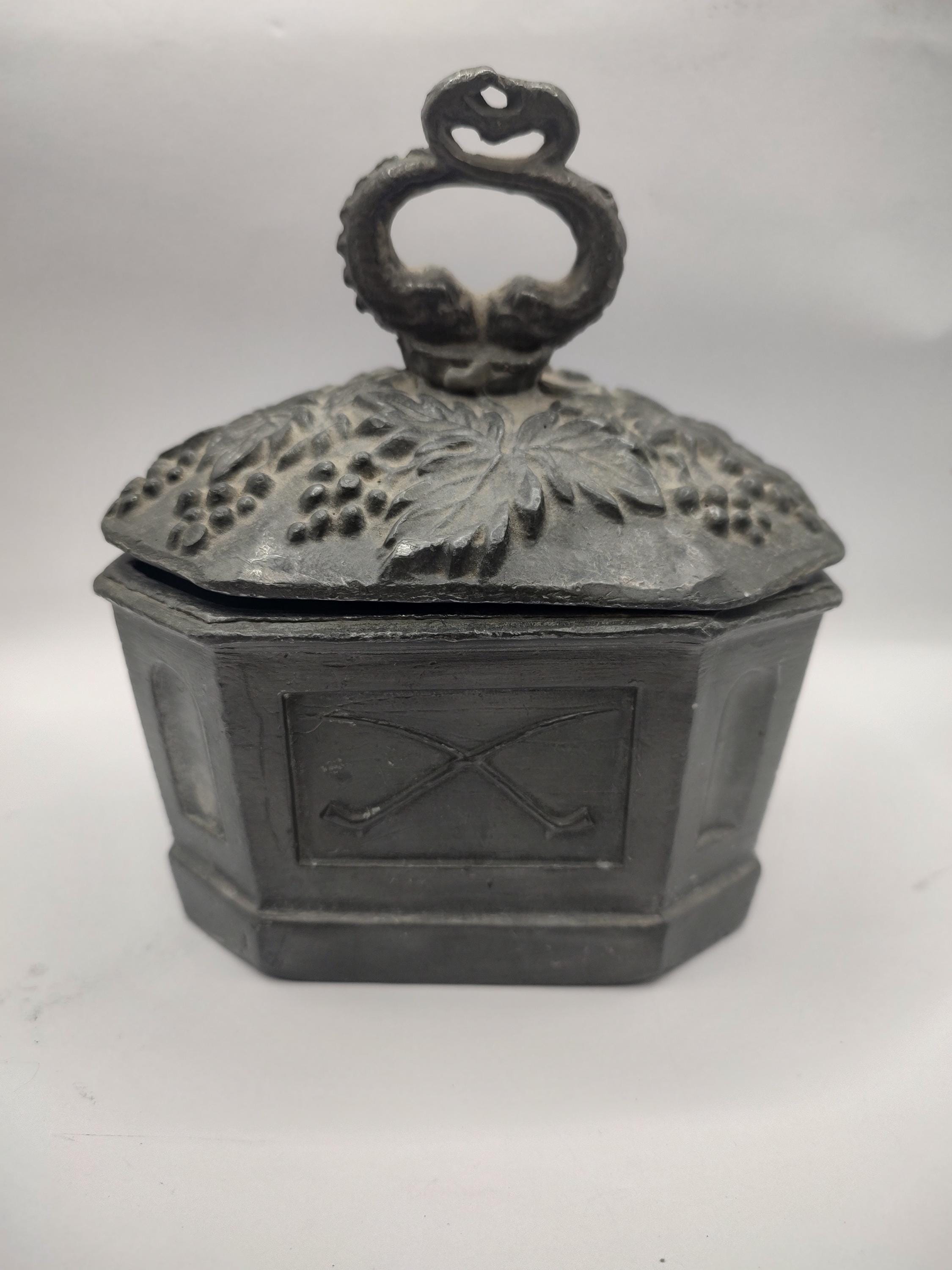 Early 19th Century Lead Tobacco Box With Clay Pipe Design