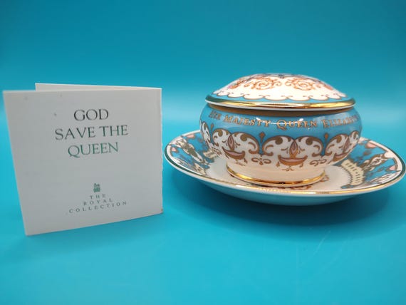 Buckingham Palace 2002 Golden Jubilee from the Royal Collection trinket pot and dish.