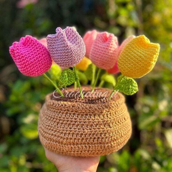 Tulipani all'uncinetto in vaso, fiori uncinetto, crochet flowers uncinetto handmade tulipani all'uncinetto, decorazioni fiori regalo