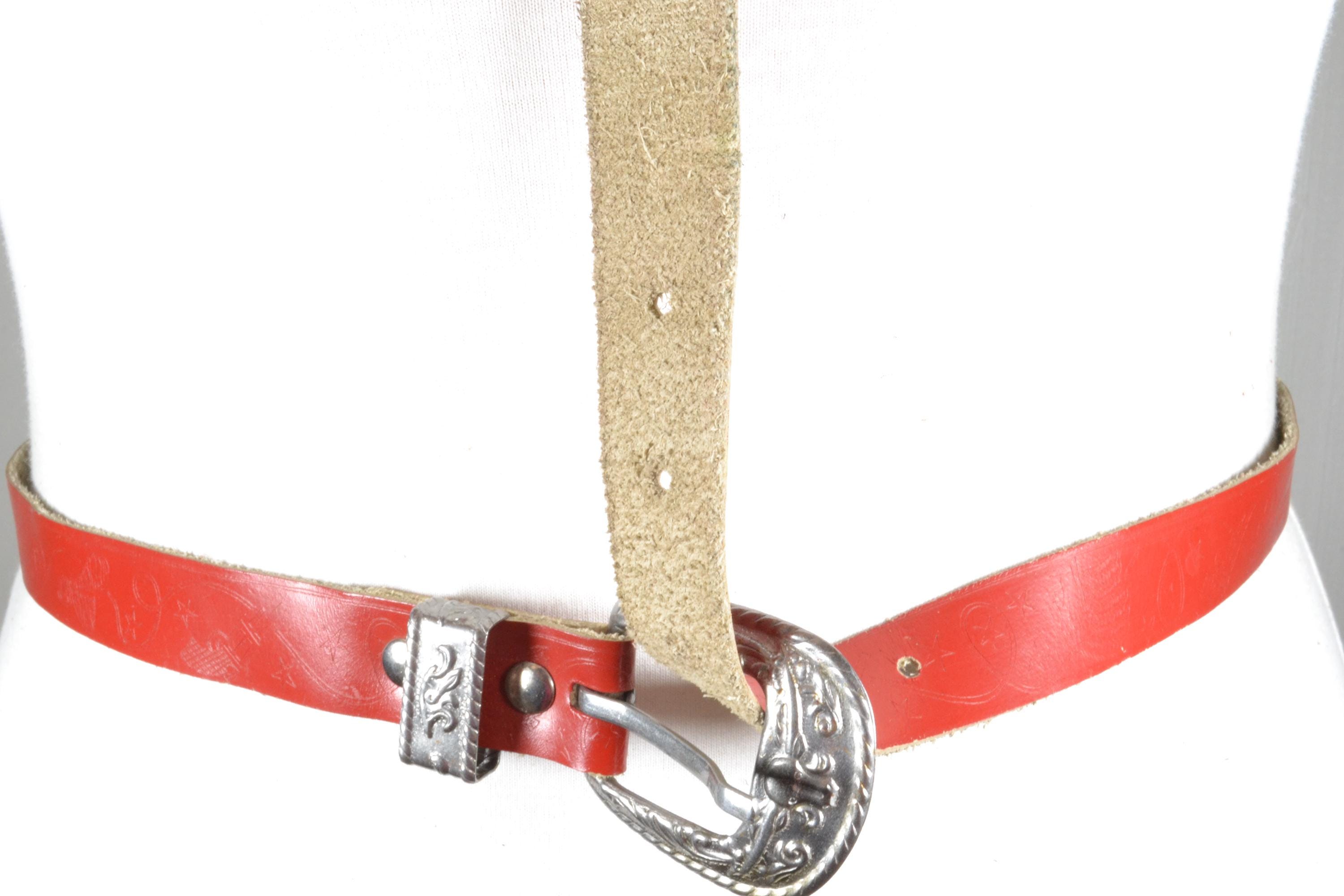 Cintura In Pelle Rossa Per Donna – Vintage Con Fibbia Incisa Argento, Regolabile (Lunghezza 106,7 Cm, Larghezza 3 Cm)