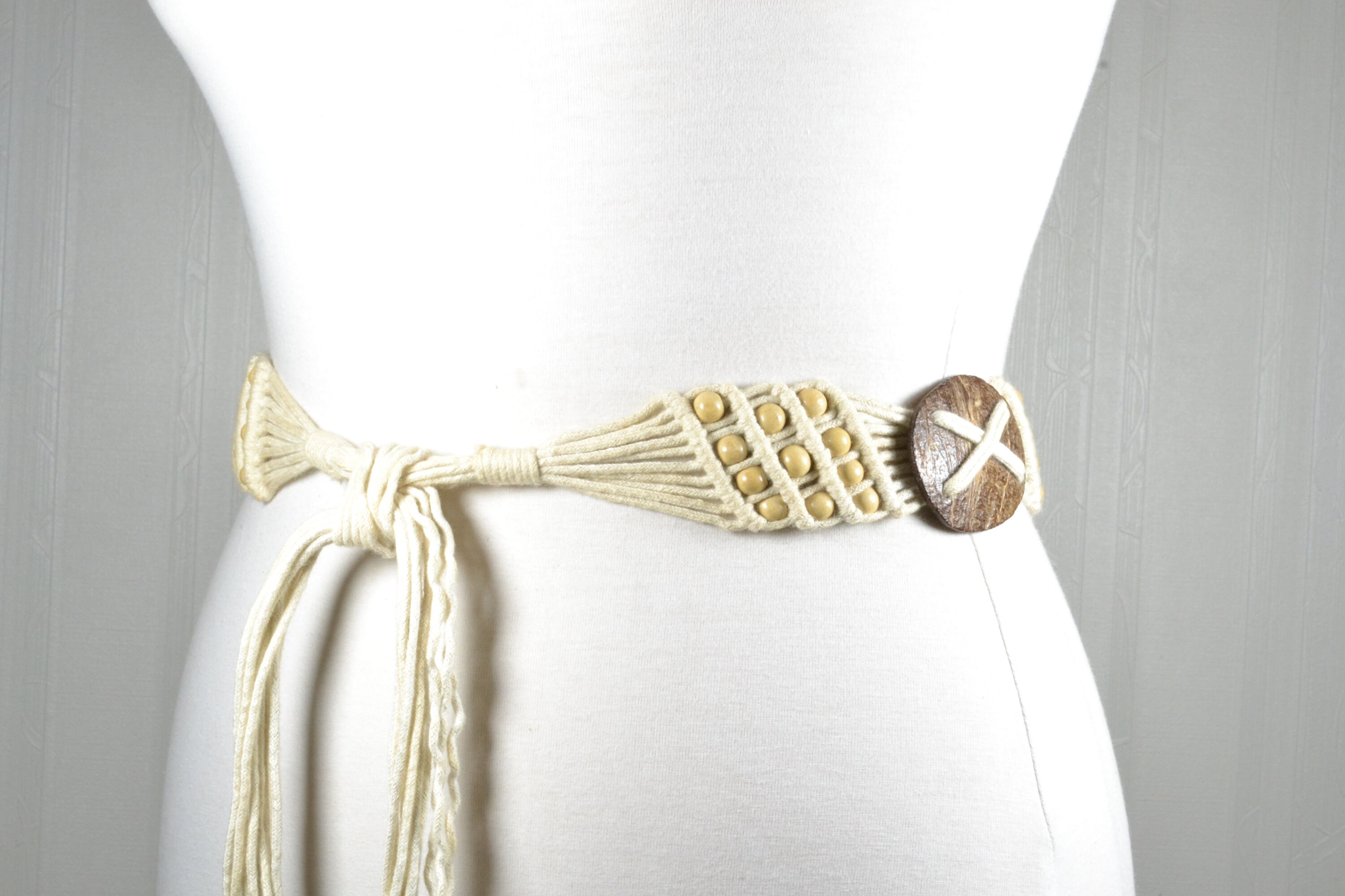 Vintage Handcrafted Macrame Ivory Rope Belt With Wooden  display picture 1
