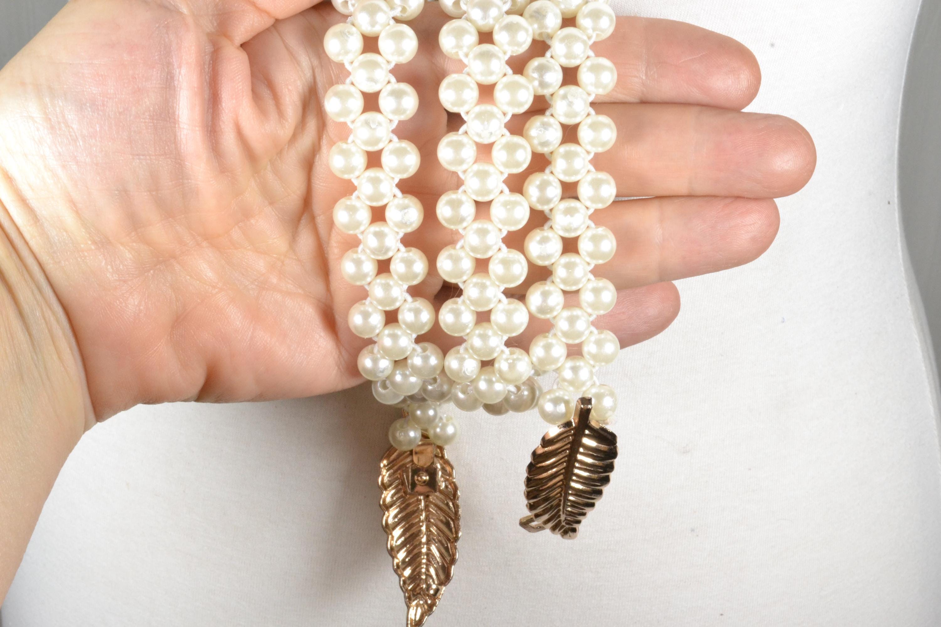 Elegant Pearl Beaded Waist Belt With Gold Leaf Clasp  display picture 1