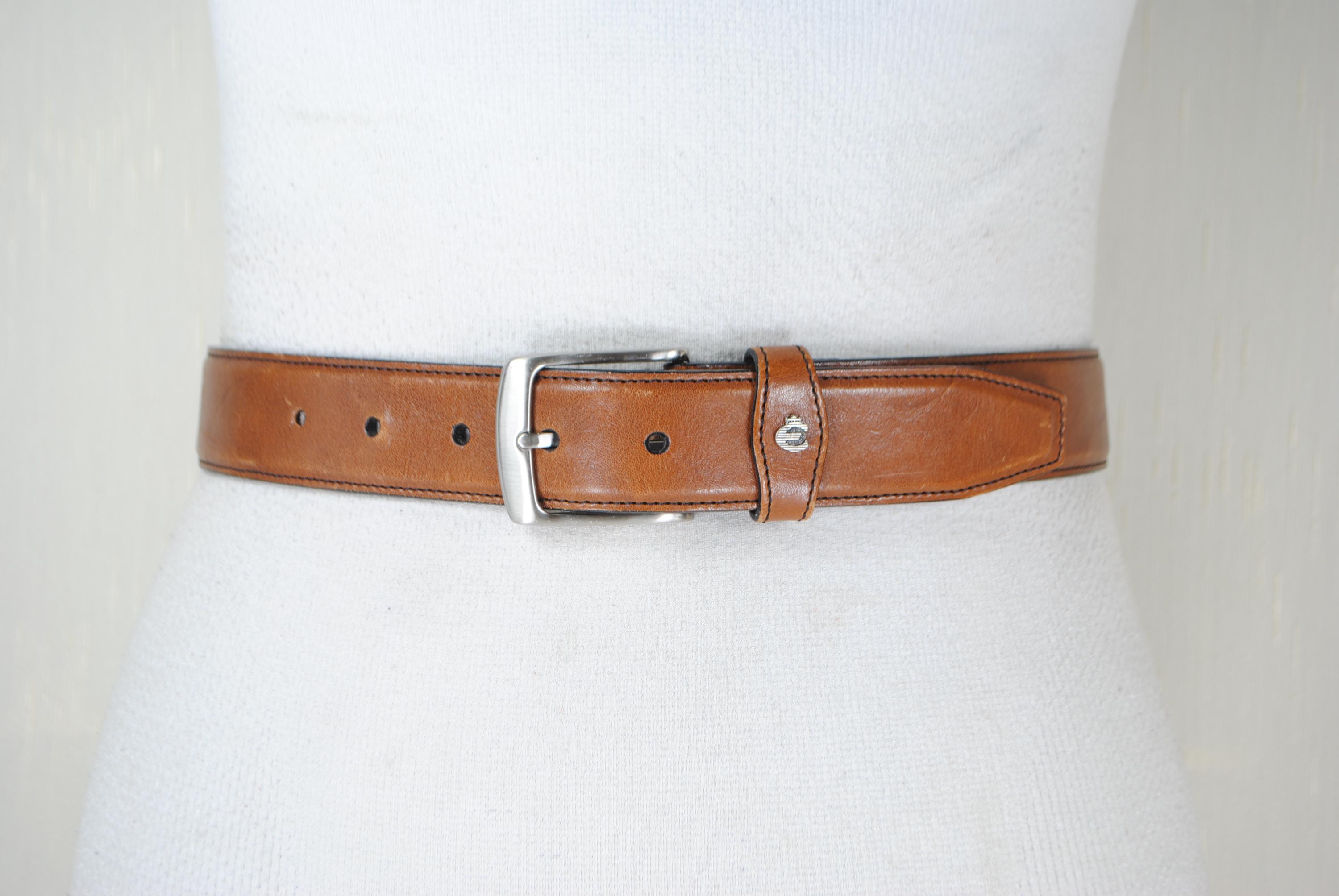 Vintage Classic Brown Leather unisex Belt Size M Plain Leather Vintage Belt 1 1/2 main image 3