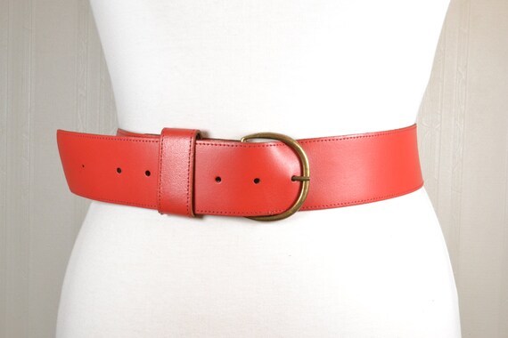 Vintage Wide Red Leather Belt for Women With O-ring Buckle  display picture 1