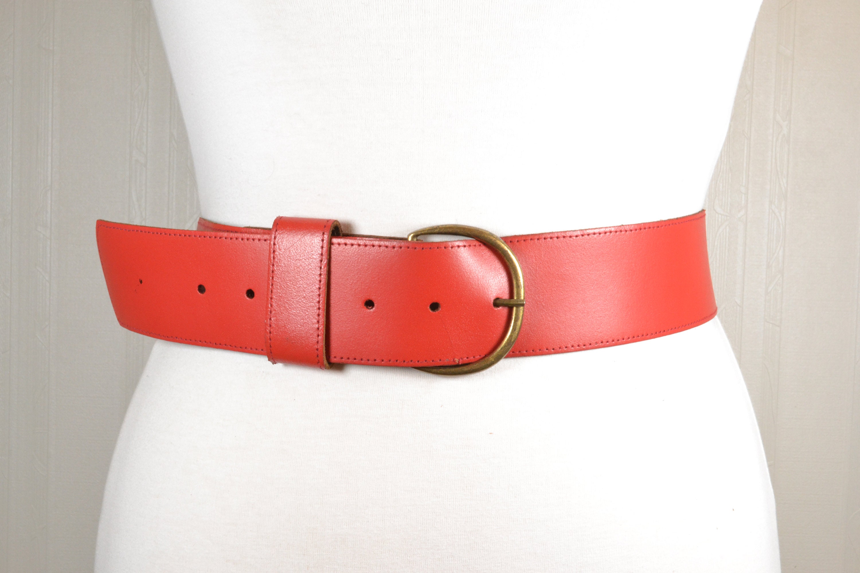 Vintage Wide Red Leather Belt for Women With O-ring Buckle  display picture 1