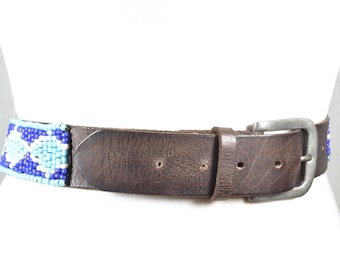 Bruine leren riem met blauwe kraleninleg, zuidwestelijke boho-westerse riem, handgemaakte riem in tribale stijl, vintage ambachtelijke tailleriem