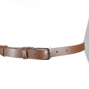 Cinturón fino de cuero marrón, elegante cinturón bohemio estilo western, con hebilla plateada, estilo vaquera minimalista, ajustable para mujer.
