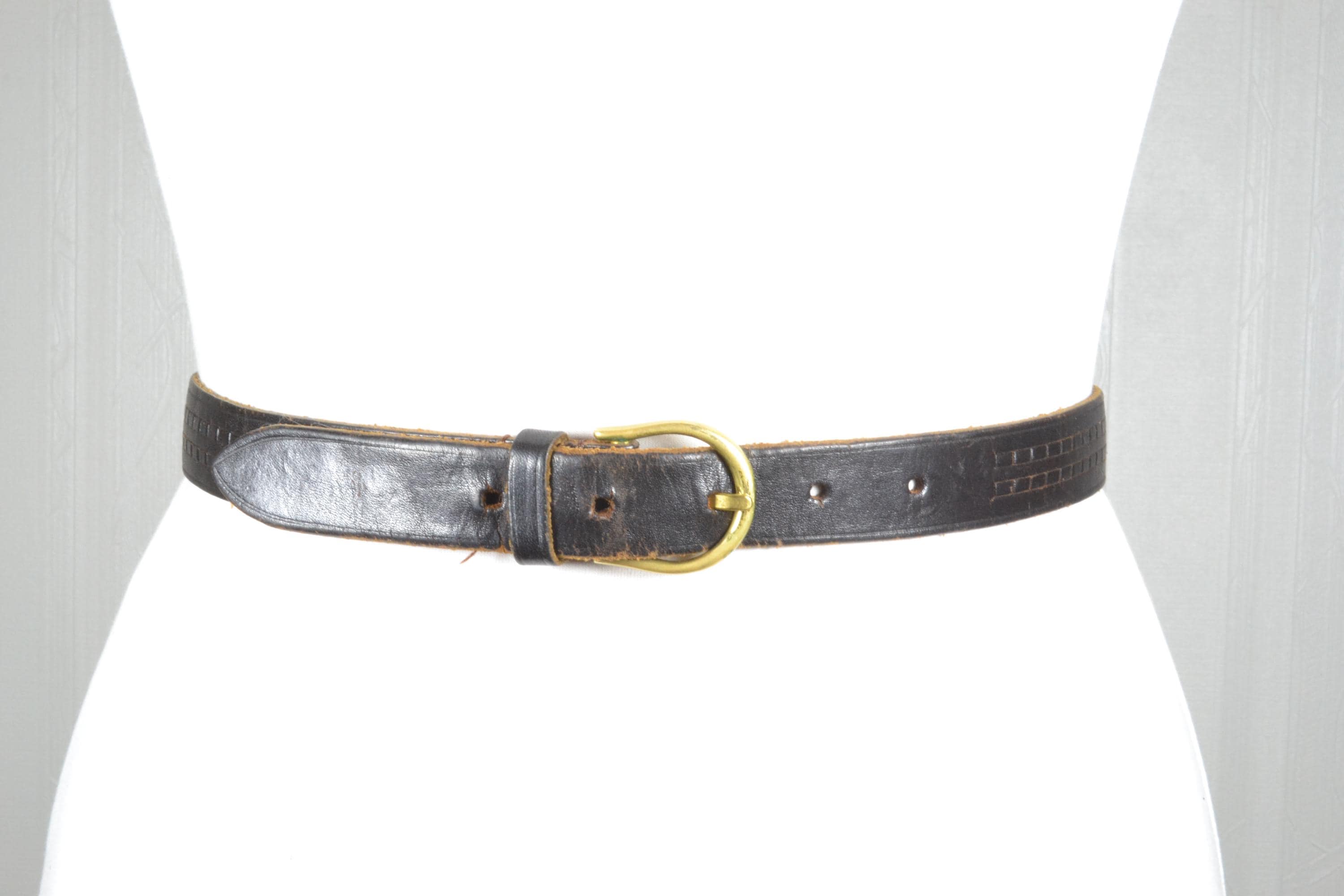 Vintage Black Leather Belt: Women display picture 2