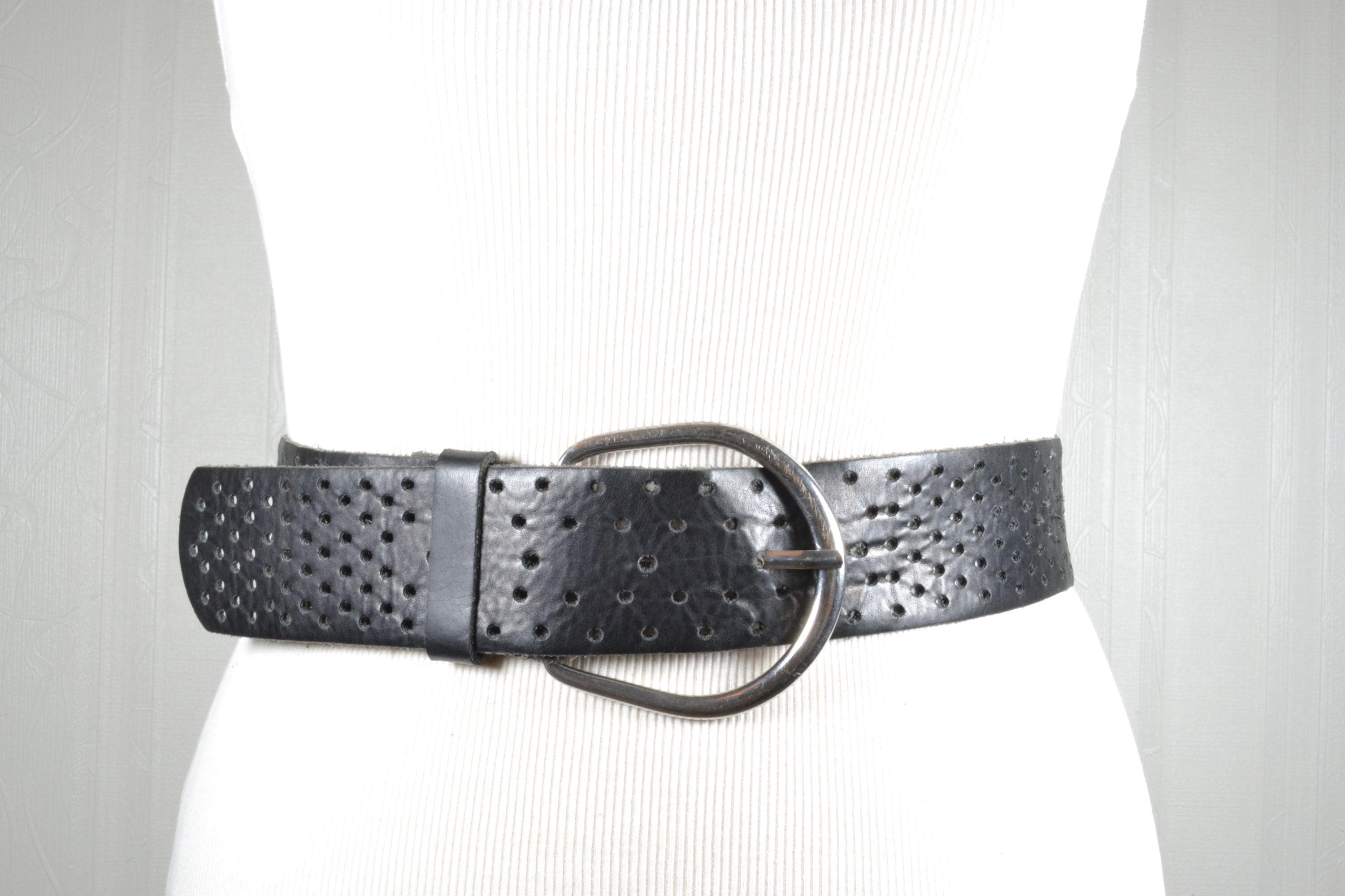 Vintage Black leather Heavy Metal silver Embossed CLASP Wide Belt Edgy Sz.L/XL Wide Embossed Leather Belt: Vintage Black Belt With Metal  main image 3