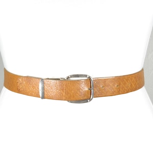 Cinturón de cuero color canela repujado: estilo vintage, cintura de 56 a 68 cm
