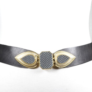 Vintage Black Leather Belt with Gold Decorative Clasp, Retro 1980s Women&#39;s Fashion Accessory
