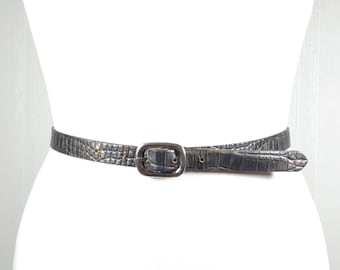 Cinturón vintage de piel con textura de cocodrilo negro, cinturón estrecho ajustable, cinturón minimalista retro de los años 80, cinturón pequeño de piel auténtica para mujer.