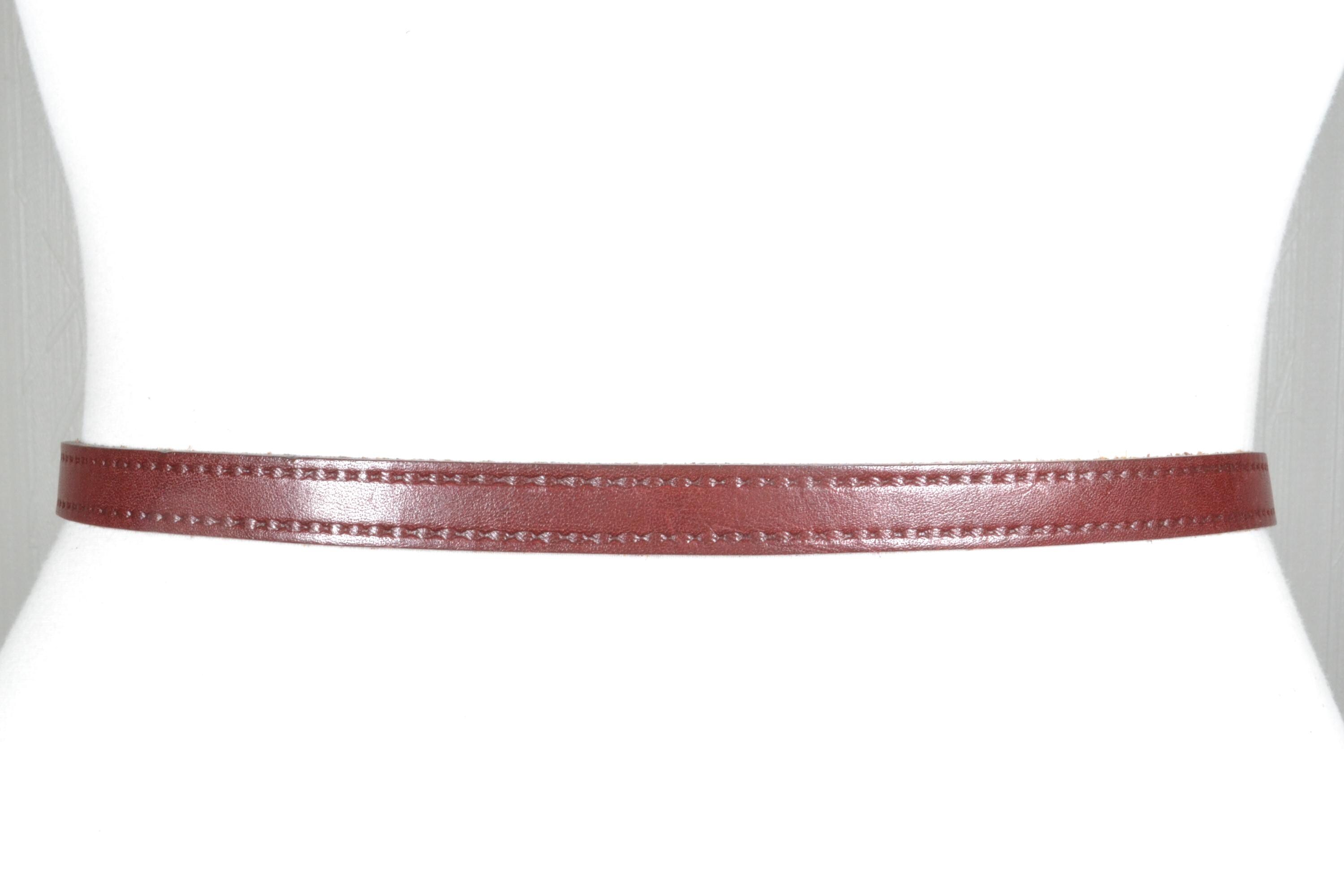 Vintage 90s Skinny Belt Small Burgundy Red Leather Gold Buckle Minimalist Chic Buy Ladies Burgundy Leather Belt With Gold Buckle Thin 2.0  main image 4