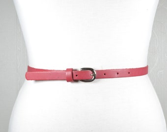 Vintage Boho Rosa schmaler Ledergürtel für Frauen mit silberner Schnalle