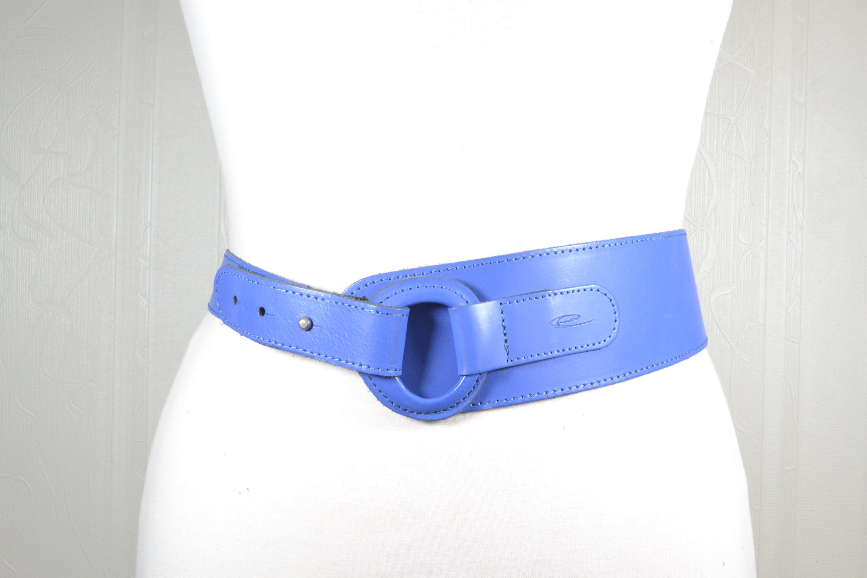 Vintage Pastel Blue Leather V-shaped Asymmetrical Belt - Etsy display picture 1