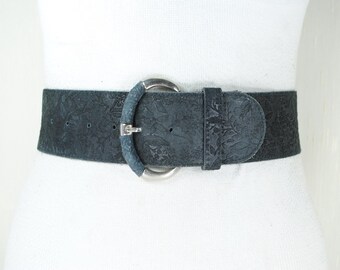 Vintage Black Leather Belt Embossed Floral Motif Antique  display picture 1