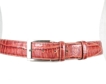 ヴィンテージブラウンクロコダイル型押しレザーベルト、クラシックな質感のウエストベルト、シルバーバックル付き、レトロ80年代風ユニセックスベルト、イタリア製ベルト