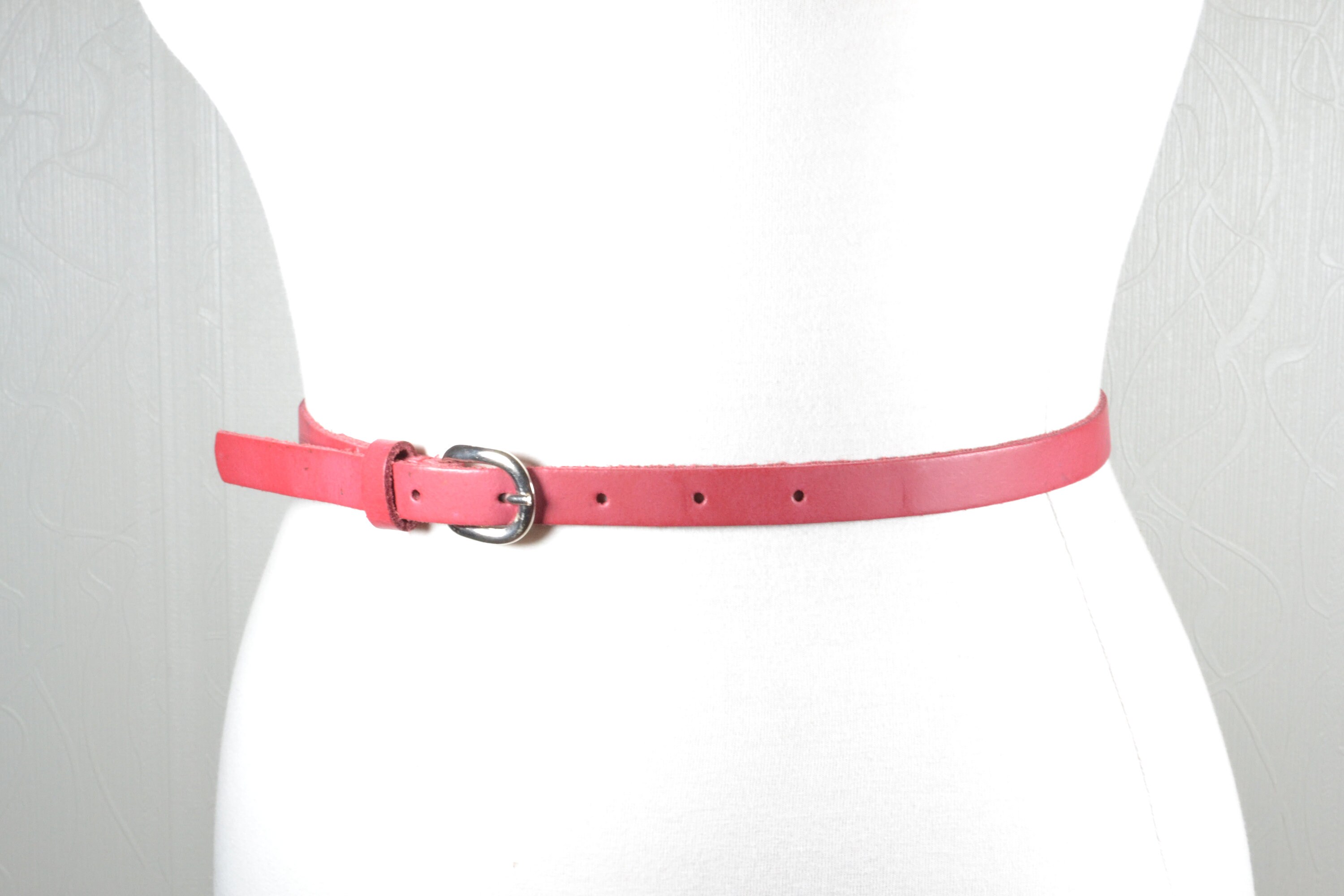 Vintage Boho Pink Leather Skinny Belt for Women With Silver  display picture 2