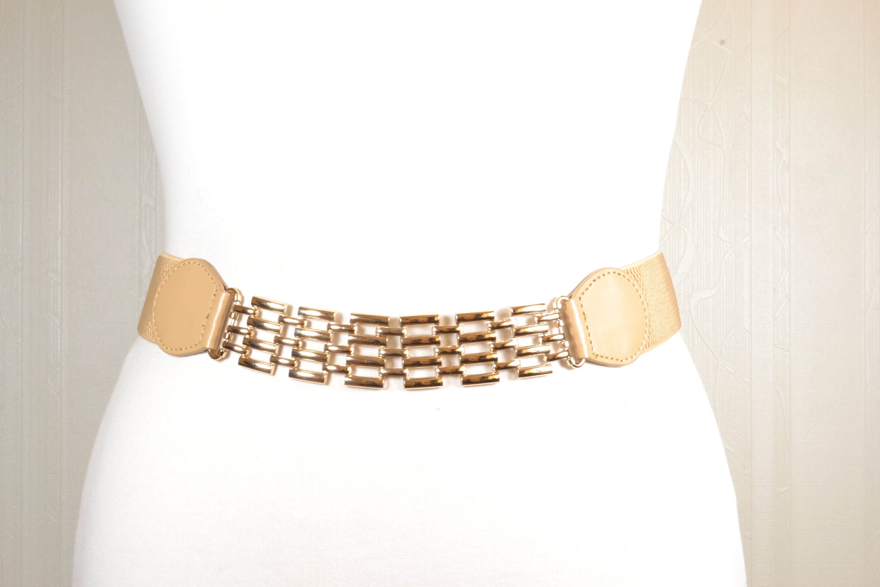 Vintage White Leather Belt Gold Chain Link Interwoven Woven Waist Cinch Rare S Gold Link Logo Belt | 14 K Gold Plated – southernsaint main image 3