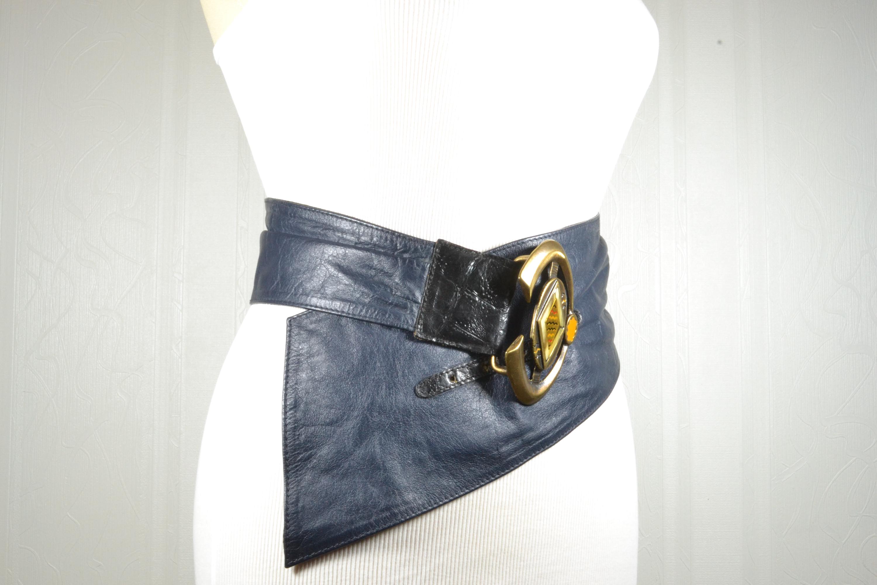 New Buckle Corset Belt black and Gold Big Gold Buckle Corset Belt | Womens Black Leather main image 2
