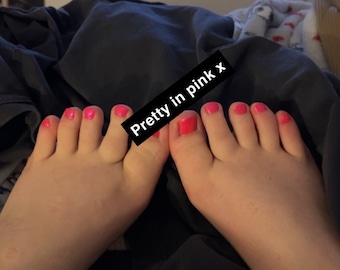 Tiny pink toes