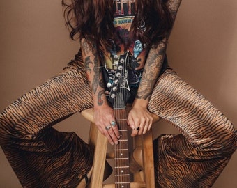 Pantalones acampanados de terciopelo con estampado de tigre - Pantalones acampanados de terciopelo con estampado animal de cintura alta - Pantalones acampanados de terciopelo de los años 70 - Pantalones acampanados de tigre