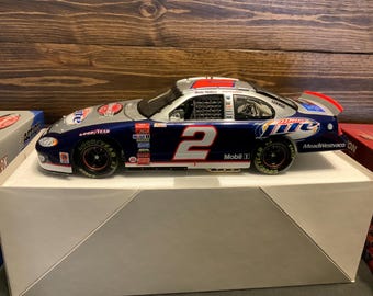 Rusty Wallace #2 “The Victory Lap” 2003 Intrepid Nascar 1:24 Scale Die Cast Stock Car Replica