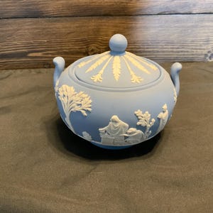Wedgwood Sugar Bowl with lid