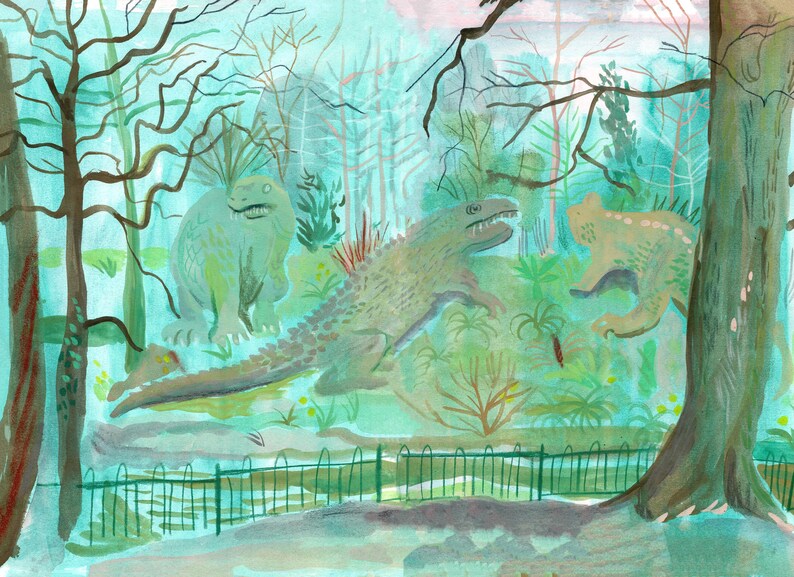 K&ouml;nnte beinhalten: Ein Aquarellbild, das eine Waldszene mit drei Dinosauriern zeigt. Die Dinosaurier sind gr&uuml;n, braun und grau. Der Wald ist hellblau und gr&uuml;n. Im Vordergrund befindet sich ein schwarzer Zaun.