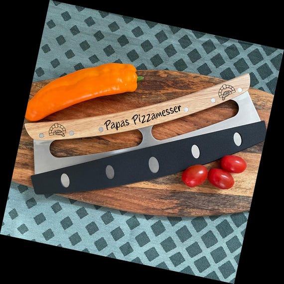 Pizzamesser mit Gravur, Pizzaschneider Holzgriff, Flammkuchenschneider, Wiegemesser, Pizza Cutter, Kochgeschenke für Ihn, Einweihungsparty,