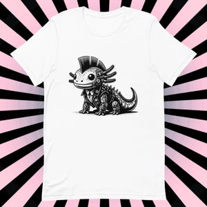 K&ouml;nnte beinhalten: Wei&szlig;es T-Shirt mit einer schwarz-wei&szlig;en Illustration eines Punk-Axolotl, das eine Lederjacke und einen Irokesenschnitt tr&auml;gt.