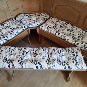 4 Piece Nook Cushions Set ties on Single cushion only