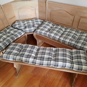 4 Piece Nook Cushions Set ties on Single cushion only