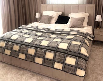 Elegant Wool Blanket | Handcrafted from 100% Natural Wool | Warm Throw for Bed or Sofa | Timeless Luxury Home Gift Idea | Winter | Autumn