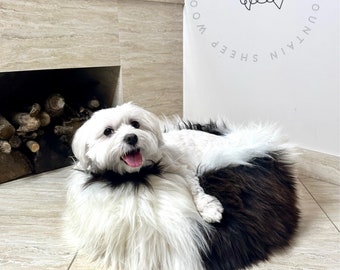 Real Sheepskin Black White Dog Bed, Cat Bed, Pouf Dog Cat, for pets gift for dog, Dogs mat, pet, Cat Mat, Pet Furniture, cat cave, sheepskin