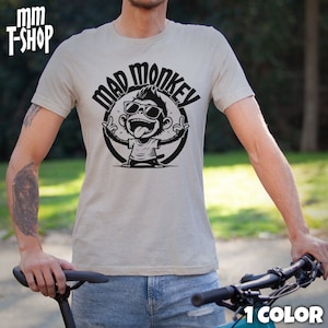 Camiseta gráfica con el logotipo de Mad Monkey, camiseta con el logotipo de Mad Monkey Creations, linda camiseta con mono de dibujos animados, divertida camiseta de marca para hombres y mujeres