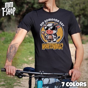 Camiseta gráfica divertida con más cencerros / Camiseta con dibujo de vaca caprichosa / Camiseta divertida para amantes de la música / Regalo único para músicos y fanáticos de SNL