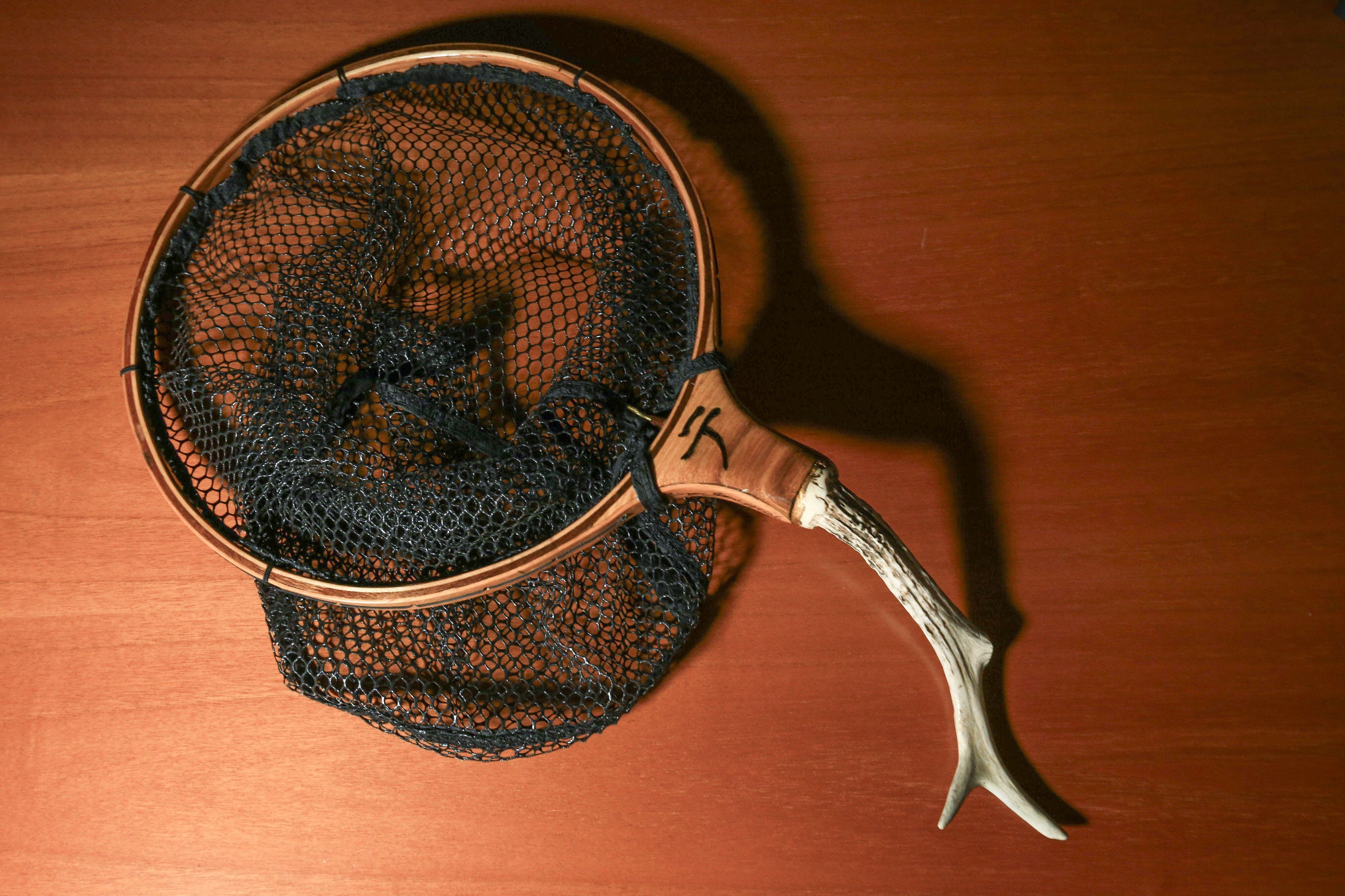 Tenkara landing net with roe deer horn handle. 25 cm in diameter, C&R  rubberized mesh