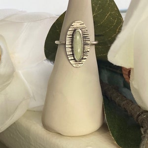 Anello ovale con timbro turchese