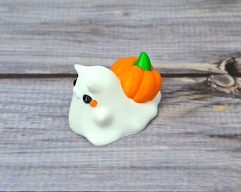 3D Printed Ghost with Pumpkin: Spooky Halloween Figurine
