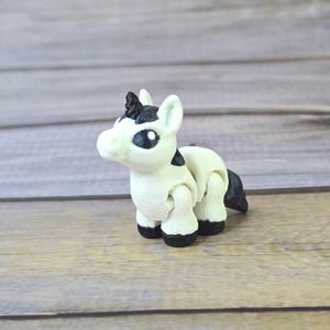 Mini Articulated Unicorn Toy – 3D Printed Fantasy Horse, Poseable Cute Gift