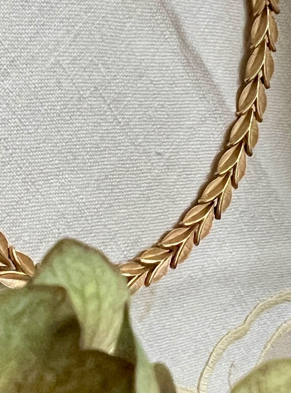 Trifari Vintage Leaf Necklace Brushed Gold Tone