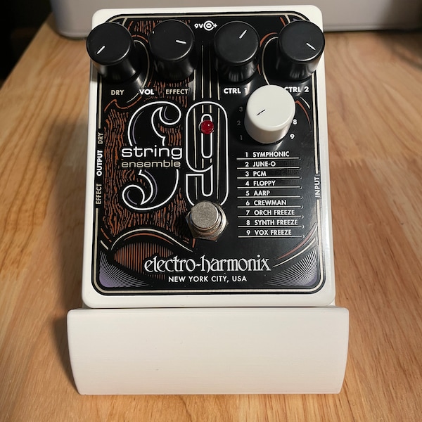 Electro-Harmonix 9 Series Pedal Desktop Stand -3d Printed- White w/Side walls