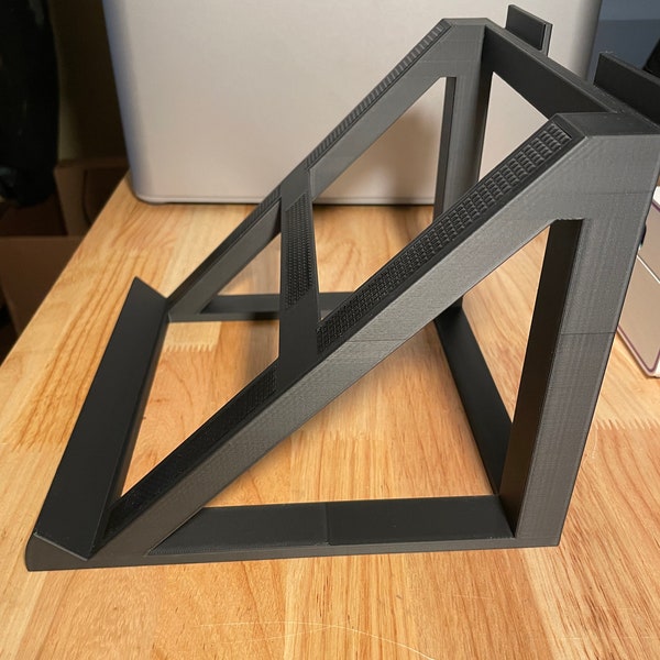 Guitar / Synth Effects Pedal Slatwall Stand - 3d Printed - Black - W/Non-abrasive Grip - 8.5" Wide - 9.5" deep - LARGE