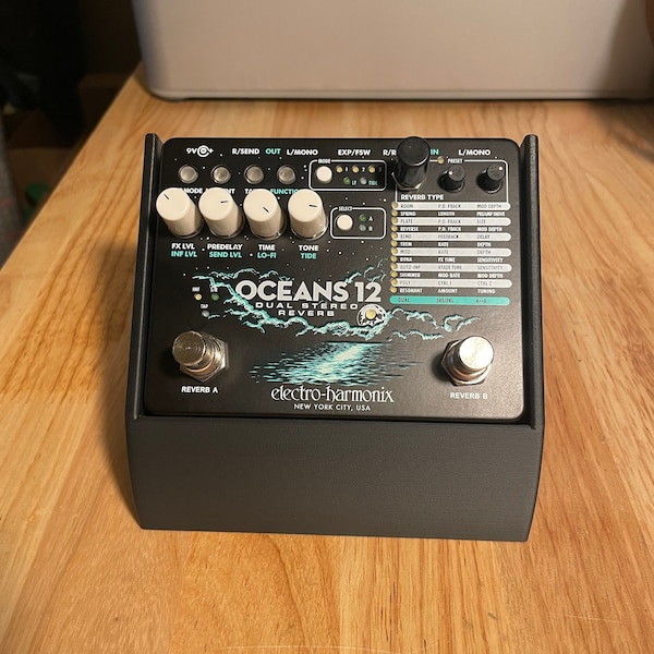 Electro-Harmonix Oceans 12 Desktop Pedal Stand - 3d Printed - Black with Side walls(Hellmelter, Grand Canyon)