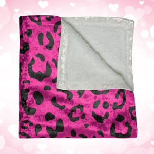 50x60 inch Crushed Velvet Blanket with hot pink & black Y2K inspired leopard pattern design. Can be customized with a name, in decorative retro font.