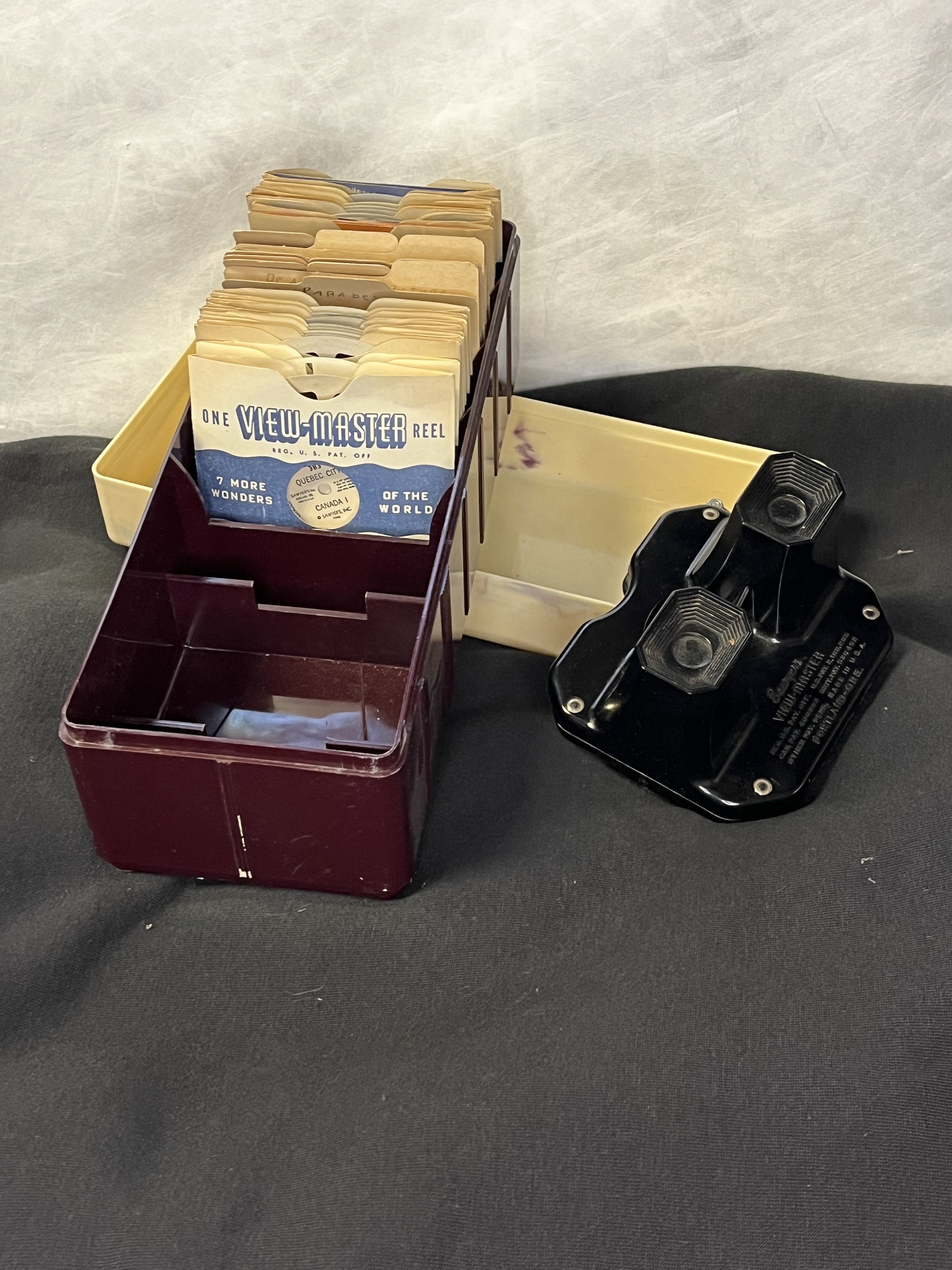 buy low price guarantee Bakelite 1950-1960 Viewmaster Reel in - With  original case 